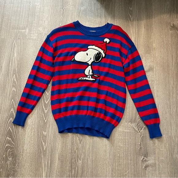 NWT snoopy christmas sweater - small